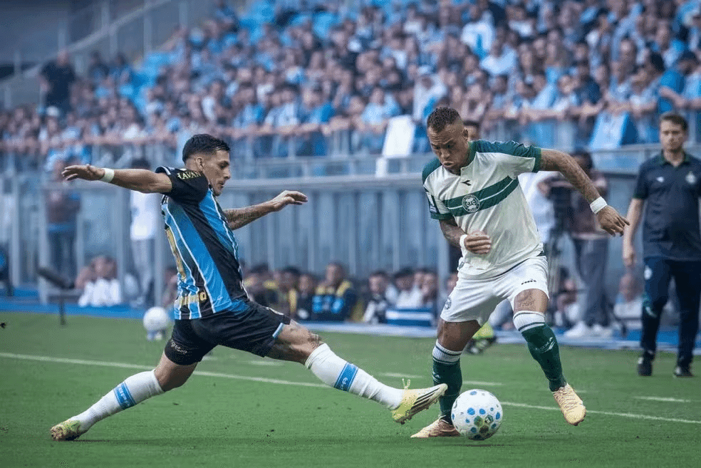 Grêmio vence Coritiba e encerra jejum no Brasileirão