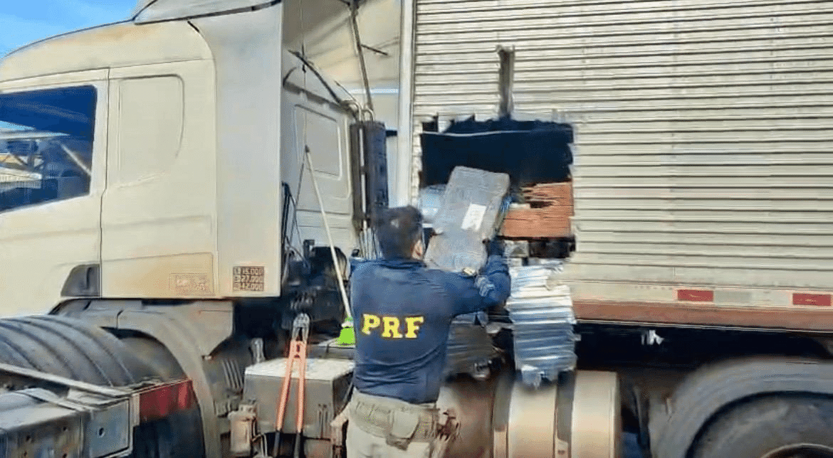 PRF realiza a maior apreensão de drogas do ano na BR-158, em Palmeira das Missões