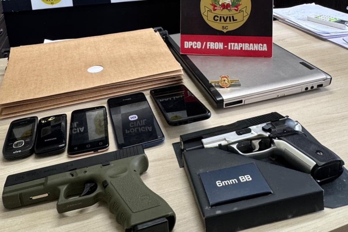 Polícia Civil cumpre mandado contra falsa juíza federal em Itapiranga