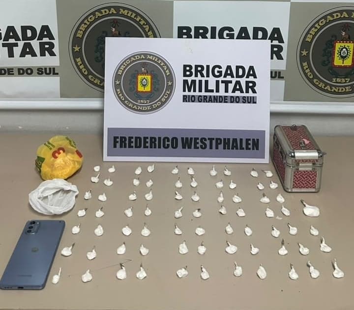Idosa é presa com mais de 70 buchas de cocaína em Frederico Westphalen