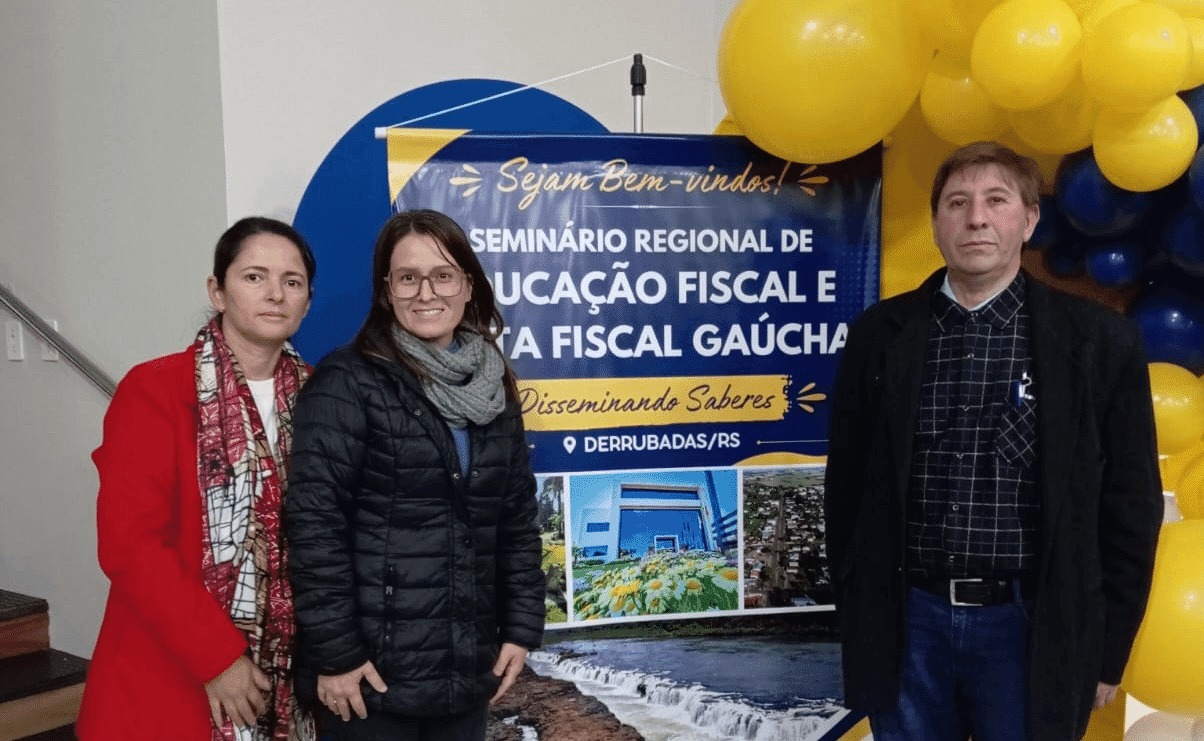 Servidores de Rodeio Bonito participam de Seminário Regional em Derrubadas