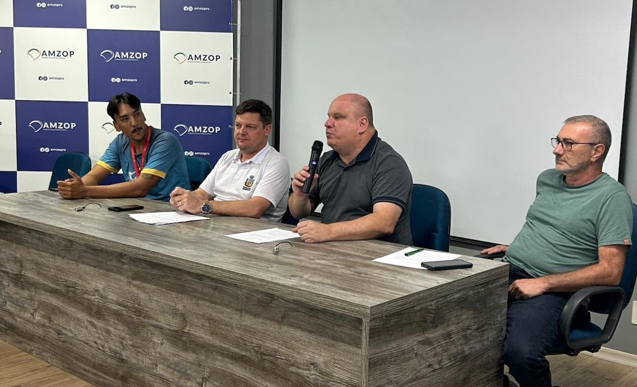 Reunião regional discute criação de escolinhas de futebol com apoio da Amzop e União Frederiquense