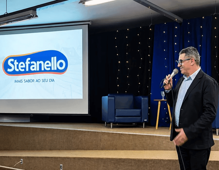 Diretor do Laticínios Stefanello palestra na UFSM de Palmeira das Missões