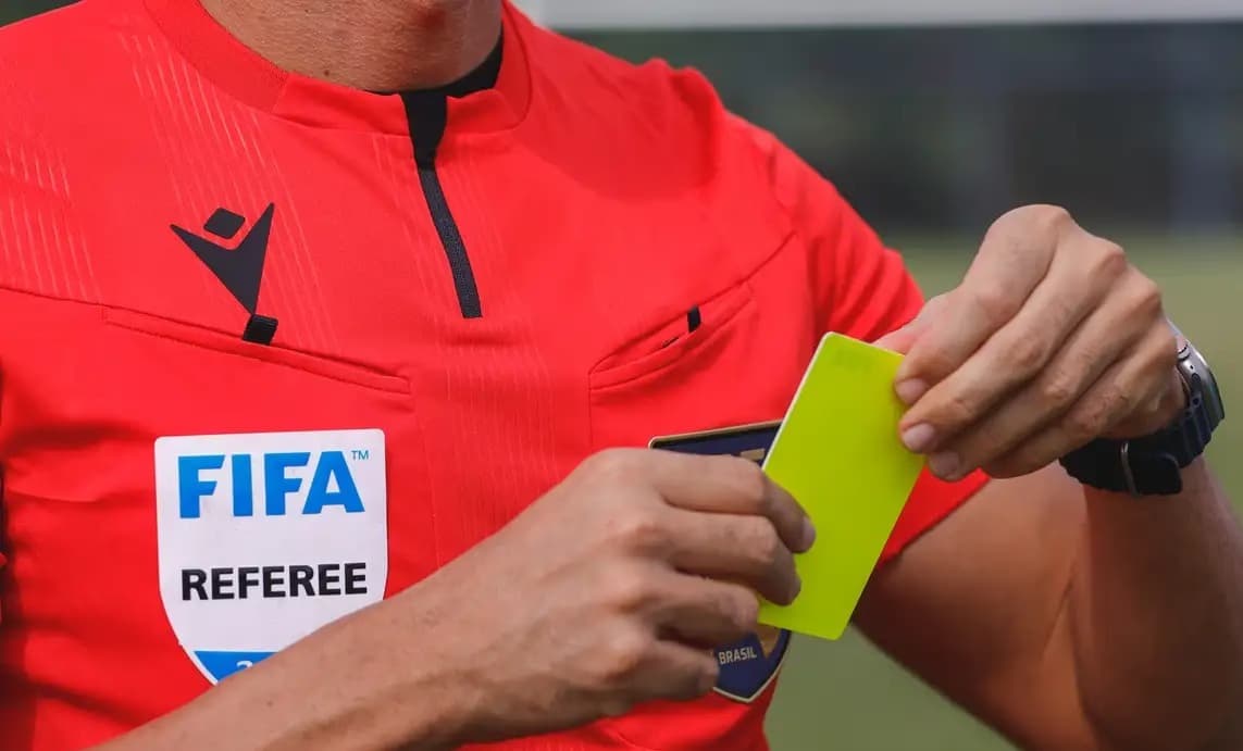 CBF anuncia programa de profissionalização com árbitros 