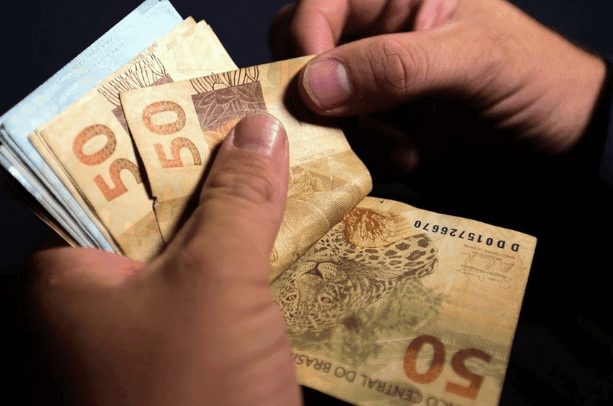 Salário mínimo deverá ser de R$ 1.741 em 2027