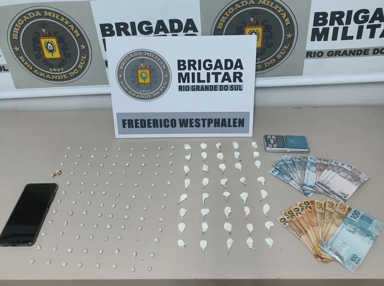 Jovem é preso por tráfico de drogas em Frederico Westphalen