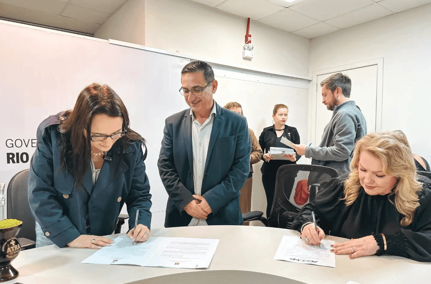 Presidente do Cimau e AGCONP assina convênio com a Secretaria Estadual da Saúde