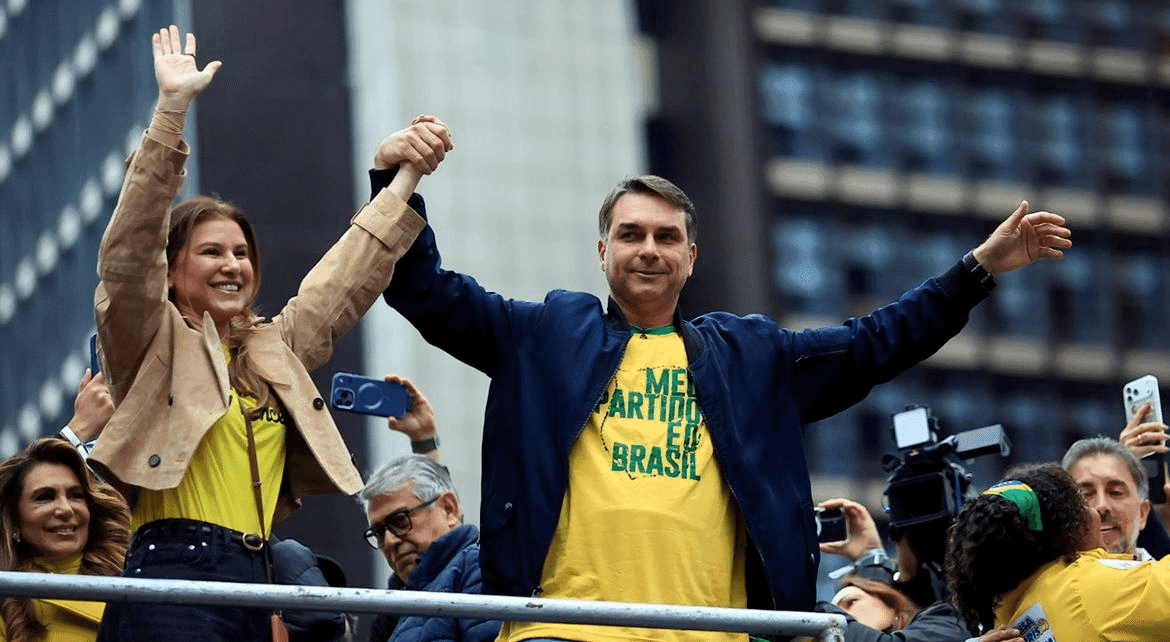 Flávio Bolsonaro vence Lula nas urnas em Rodeio Bonito com 57,92% dos votos