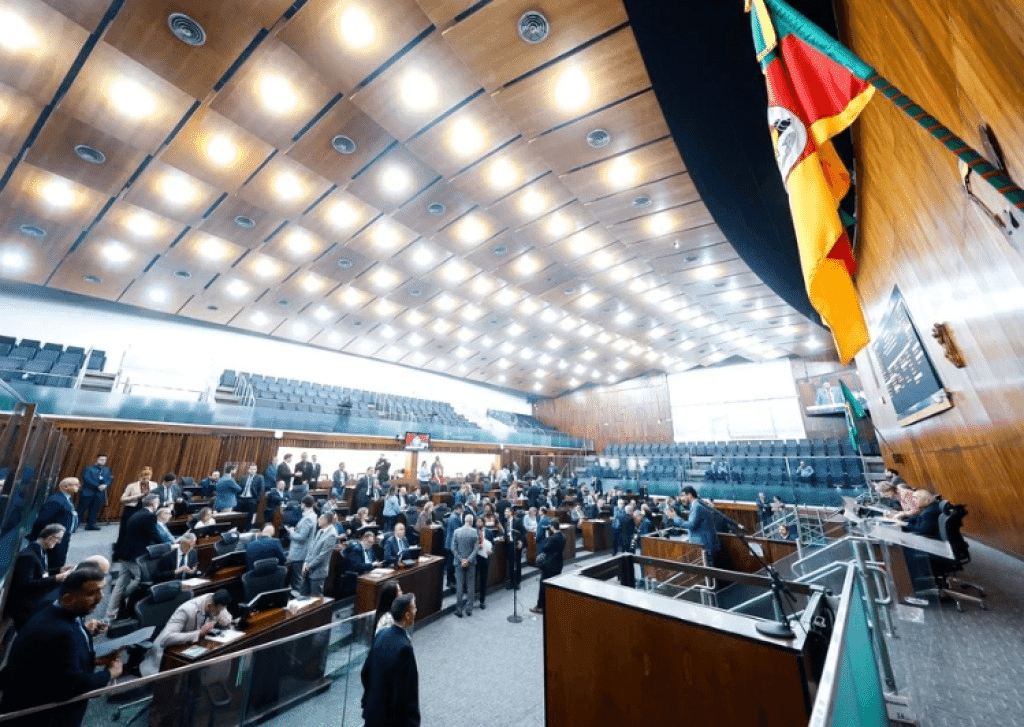 Treze deputados estaduais gaúchos trocam de partido visando as eleições deste ano