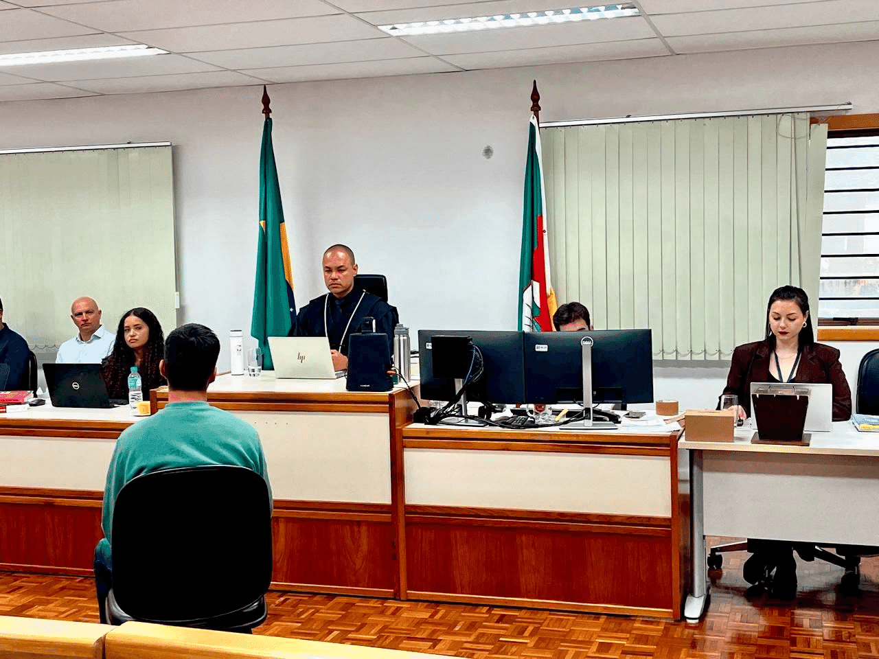 Tribunal do Júri de Rodeio Bonito condena réu a mais de 46 anos de prisão por feminicídio em Cerro Grande