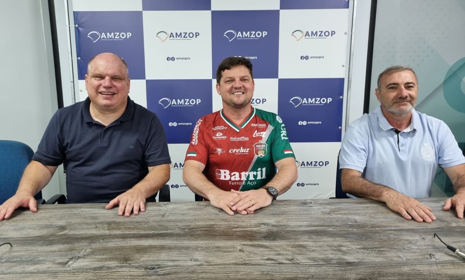 Amzop e União Frederiquense firmam parceria para implantação de escolinhas de futebol nos municípios da região