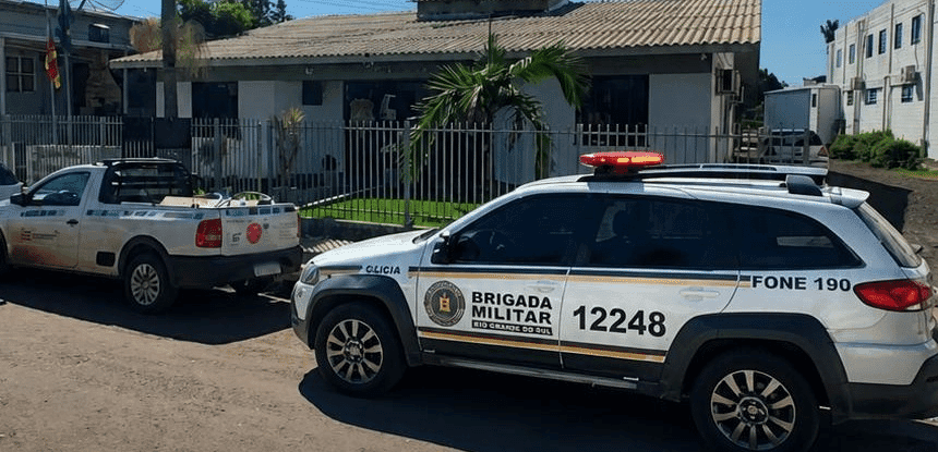 BM recupera veículo de empresa em Ametista do Sul e prende funcionário por posse de entorpecentes