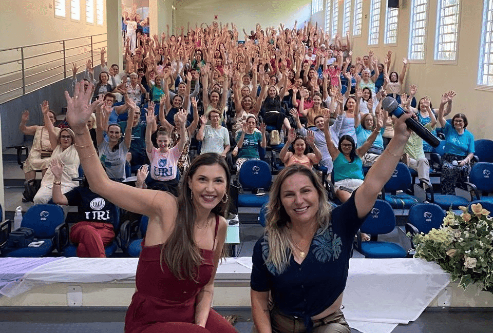 "Uma Tarde para Elas" leva bom humor e autoconhecimento a mais de 200 mulheres 