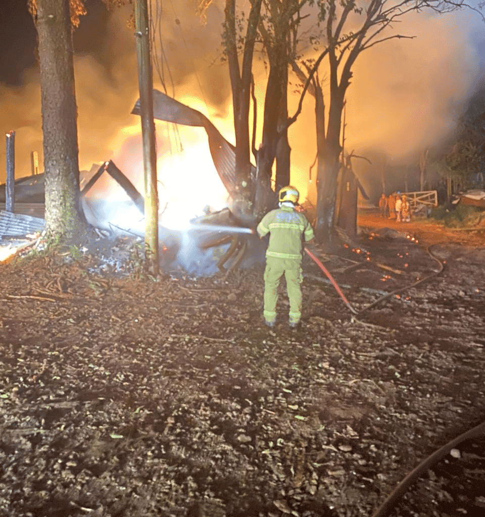 Incêndio atinge madeireira no Distrito Industrial de Palmeira das Missões