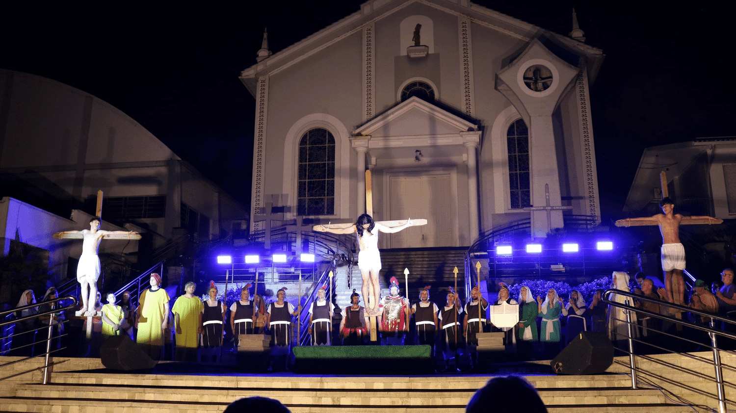 Liberato Salzano realiza 11ª edição do espetáculo “A Paixão de Cristo” 
