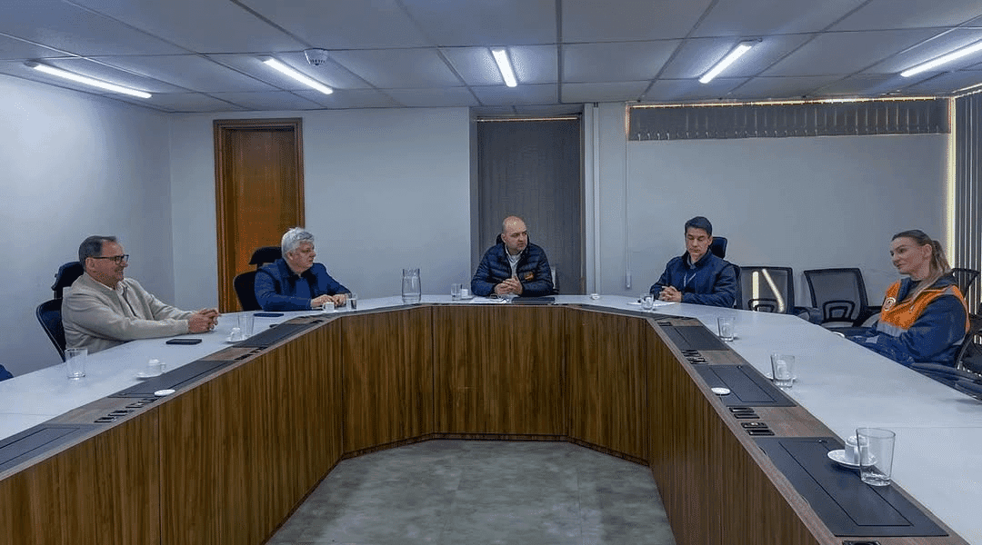 Defesa Civil do Estado recebe prefeitos de Liberato Salzano e Cerro Grande para tratar da recuperação após as chuvas