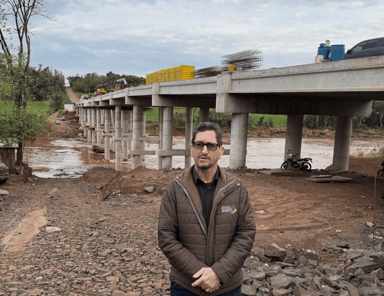 Reconstrução da ponte de Rodeio Bonito chega às etapas finais