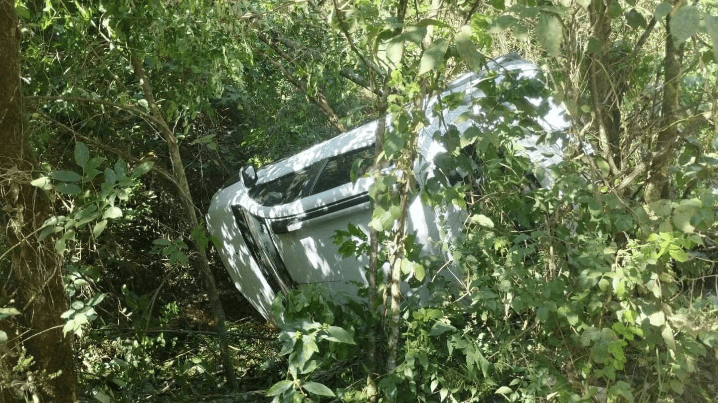 Capotamento é registrado na ERS-587 em Rodeio Bonito