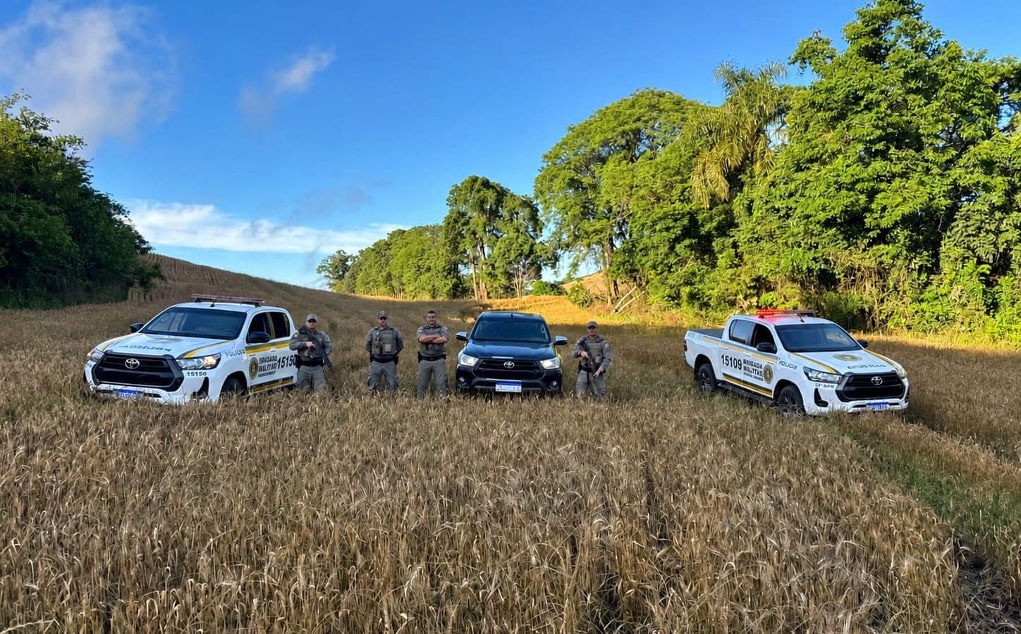 Caminhonete furtada é recuperada e dois homens são presos em Constantina