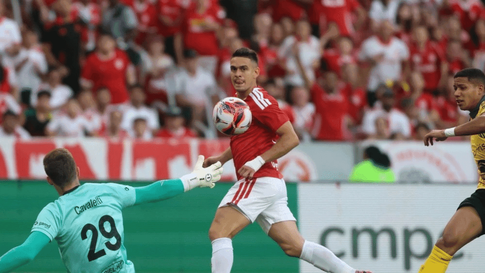 Inter goleia Ypiranga novamente e avança à final do Campeonato Gaúcho