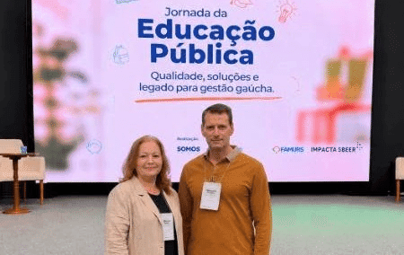 Pinhal é representado na Jornada da Educação Pública