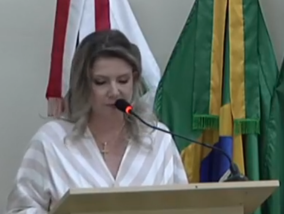 Prefeita Juliane Pensin é empossada em Liberato Salzano