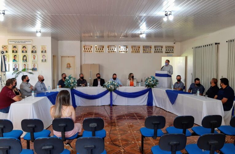 Neki e Glaucia são empossados em Cerro Grande juntamente com vereadores