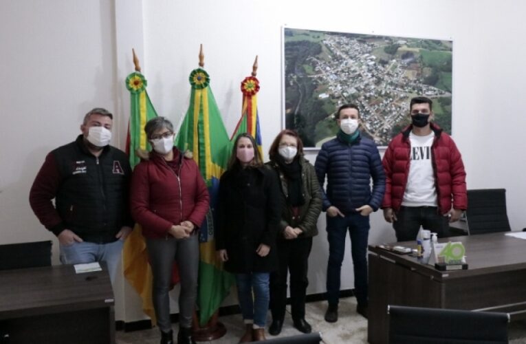 EQUIPE DE ENGENHEIROS DO DAER VISITA NOVO TIRADENTES PARA ATUALIZAR PROJETO DA LIGAÇÃO ASFÁLTICA