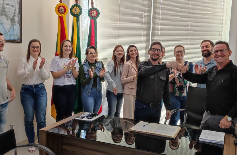 Presidente do Legislativo assume como prefeito em exercício em Rodeio Bonito