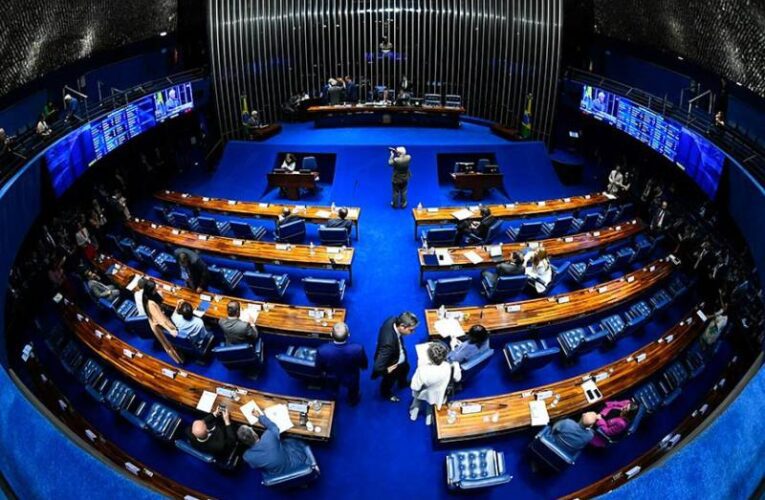 SENADO APROVA, POR UNANIMIDADE, PROJETO DE LEI QUE SUSPENDE PAGAMENTO DA DÍVIDA DO RS POR TRÊS ANOS