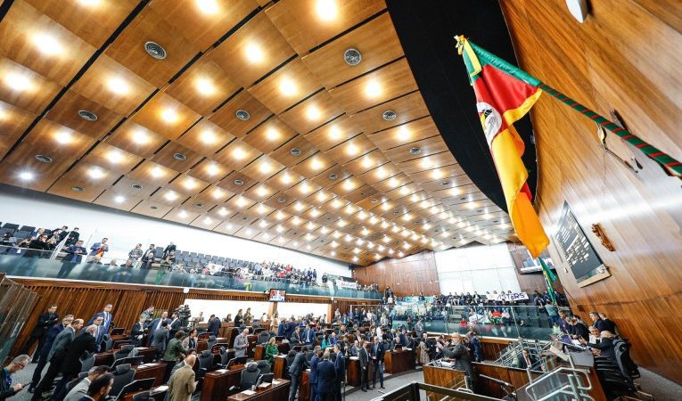 GOVERNO DO RS APROVA REESTRUTURAÇÃO DE CARREIRAS NA ASSEMBLEIA LEGISLATIVA